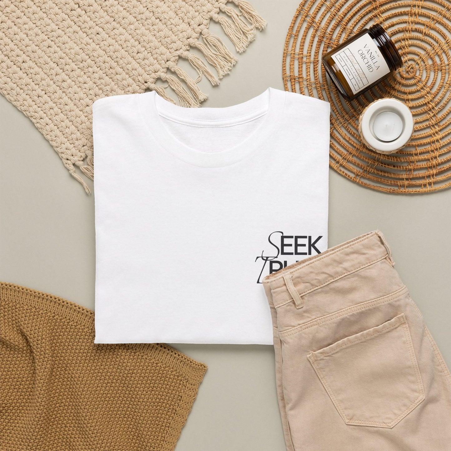Seek Truth T-Shirt | Minimalist Philosophy Script Logo Tee | Gift for Truth Seeker Thinker Free Spirit | Inspirational Statement Shirt